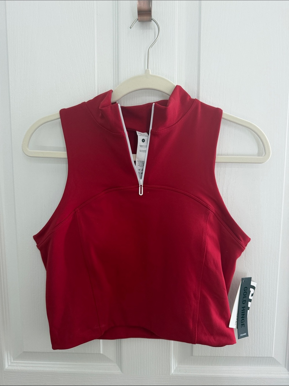 Women's Red Sleeveless Zip-Front Performance Crop Top
